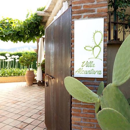 Villa Alcantara Di Charme Graniti Ngoại thất bức ảnh