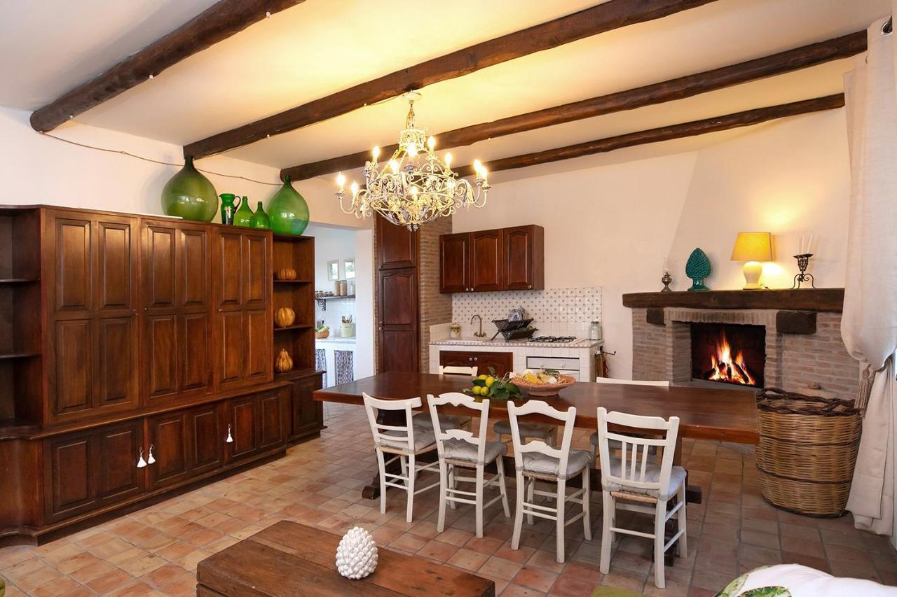 Villa Alcantara Di Charme Graniti Ngoại thất bức ảnh
