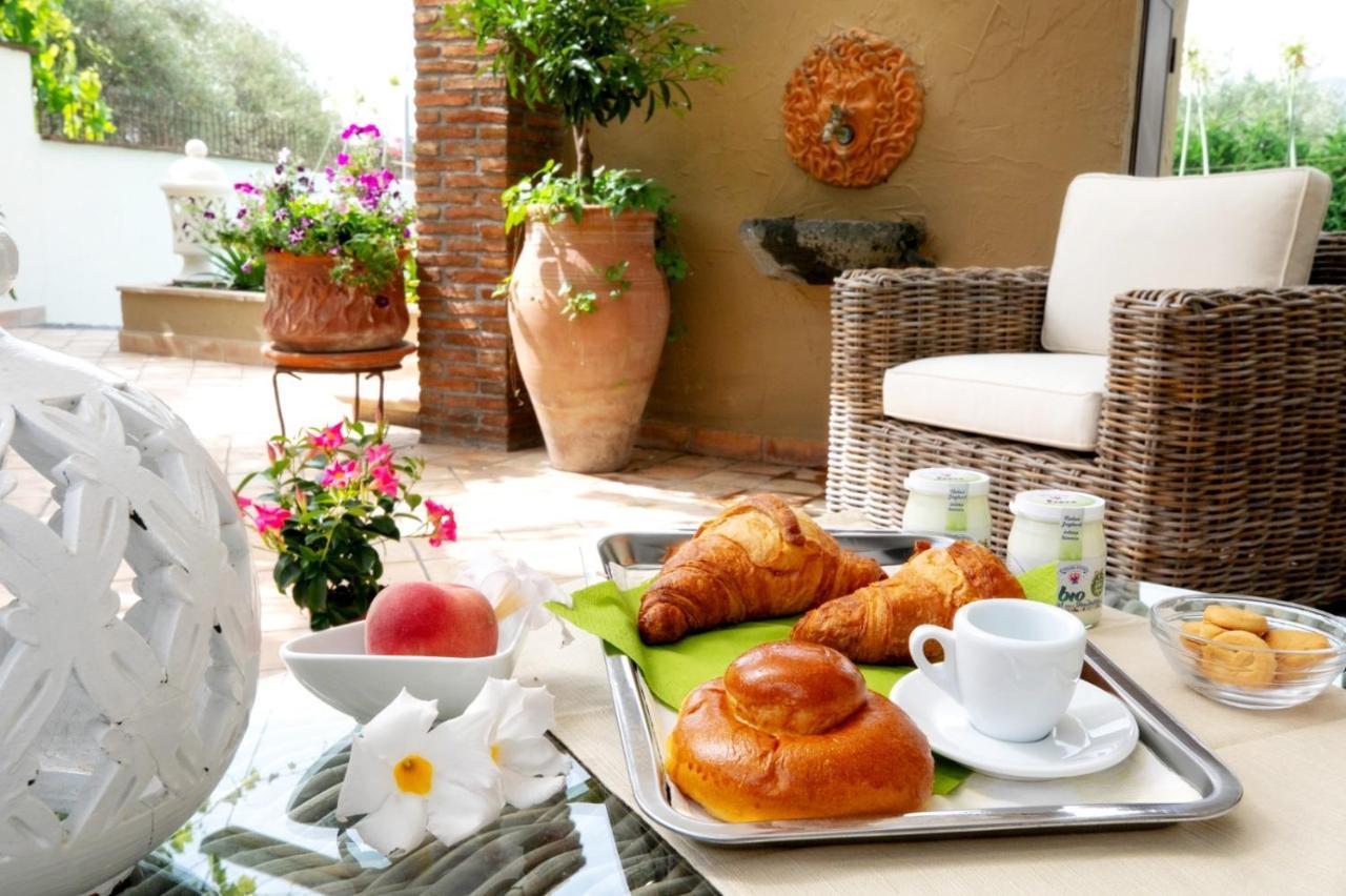 Villa Alcantara Di Charme Graniti Ngoại thất bức ảnh